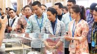 Menteri Badan Usaha Millik Negara (BUMN), Rini Soemarno meresmikan Indonesia Pavilion yang berada di area pertemuan tahunan International Monetary Fund (IMF)–World Bank (WB), Nusa Dua, Bali, pada Selasa (9/10/2018).