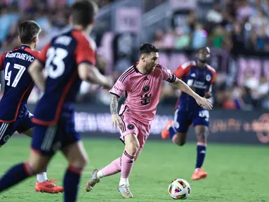 Lionel Messi kembali menunjukkan keajaibannya disaat tim membutuhkan sosok yang mampu memecahkan kebuntuan. (AFP/Carmen Mandato)