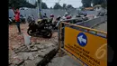Dinas Perhubungan DKI Jakarta telah menyediakan lahan baru untuk tukang ojek  di depan pintu keluar Stasiun Tanah Abang untuk tukang ojek, Jakarta Pusat, Jumat (6/2/2014). (Liputan6.com/JohanTallo)