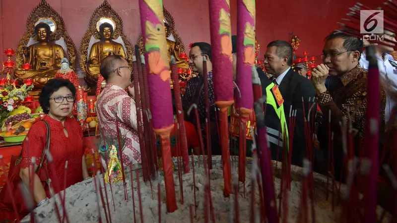 Perayaan Imlek, Anies Baswedan Sambangi Vihara Dharma Bhakti Petak Sembilan