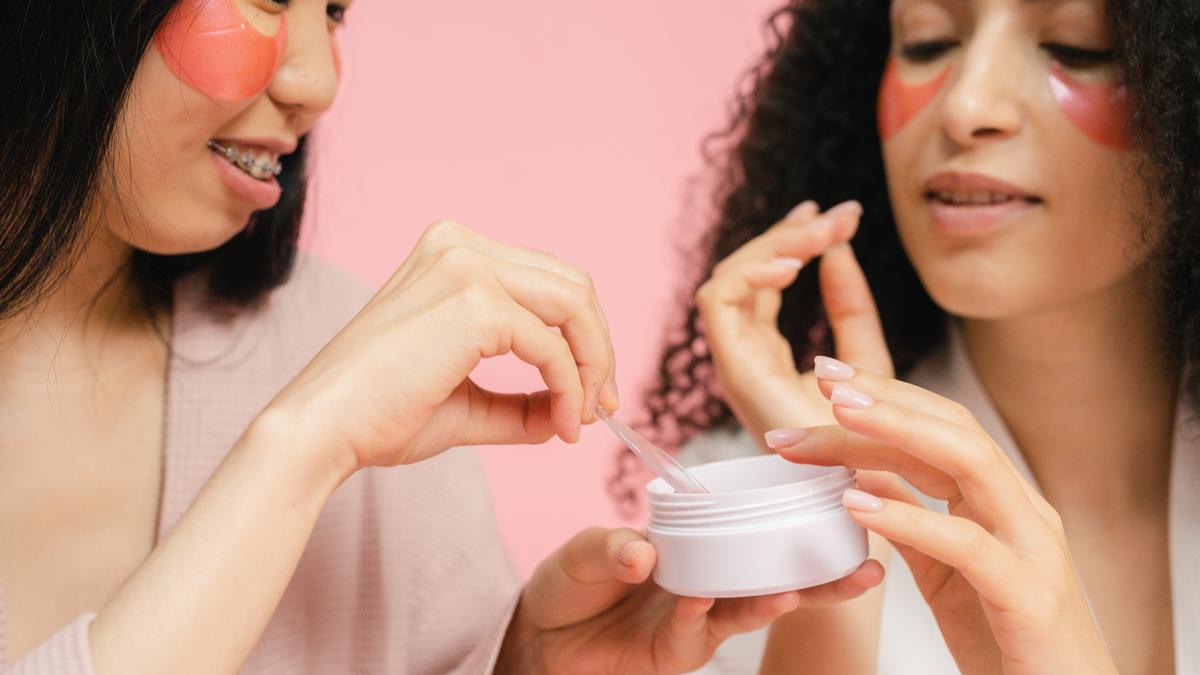 Rutinitas Skincare Minimalis untuk Anak Kos, Simpel tapi Tetap Efektif