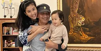 Olivia Zalianty akhirnya mengungkapkan pernikahan dan juga kelahiran anak pertamanya. Sebelumnya, adik Marcella Zalianty itu mengejutkan terkait kelahiran anaknya. Olivia juga hanya menikah melalui Kantor Urusan Agama (KUA). [Instagram/oliviazallianty]