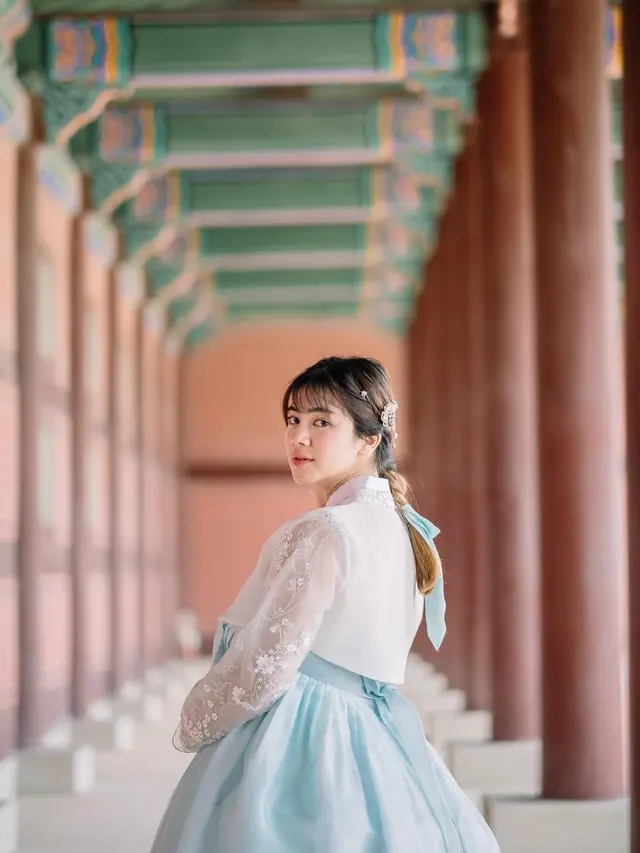 Hamil Anak Kedua, Ini 6 Pesona Felicya Angelista Pakai Baju Tradisional Korea