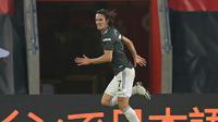 Ekspresi striker Manchester United, Edinson Cavani, setelah mencetak gol ke gawang Southampton pada lanjutan Liga Inggris di St Mary, Minggu (29/11/2020). (AFP/Adam Davy)