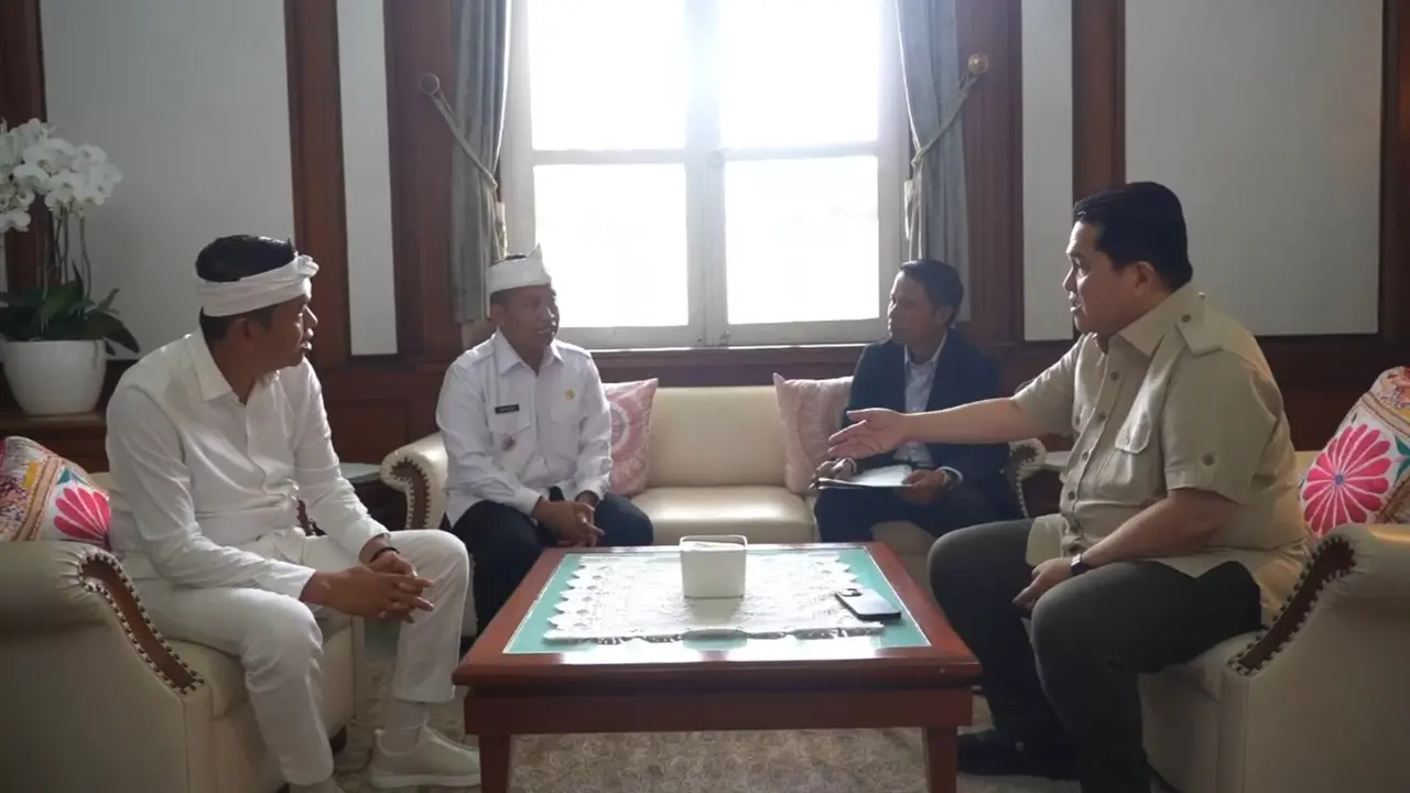 Wali Kota Depok, Supian Suri saat bertemu Gubernur Jawa Barat, Dedi Mulyadi, dan Menteri BUMN, Erick Thohir membahas rencana pembangunan di Kota Depok. (Istimewa)
