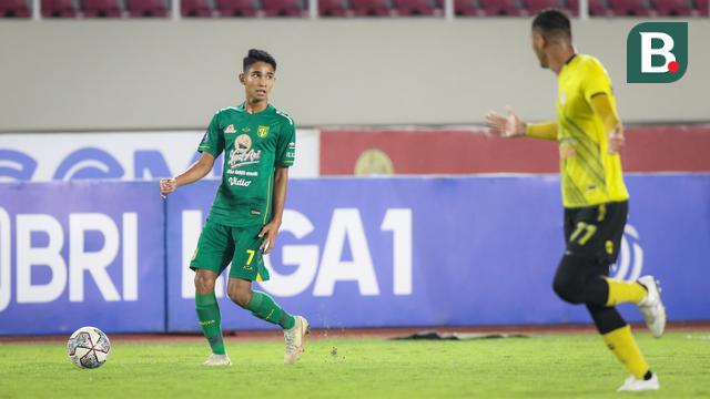 Foto: Peran Besar Bocah 17 Tahun Milik Persebaya saat Mengalahkan Barito Putera di Pekan ke-15 BRI Liga 1