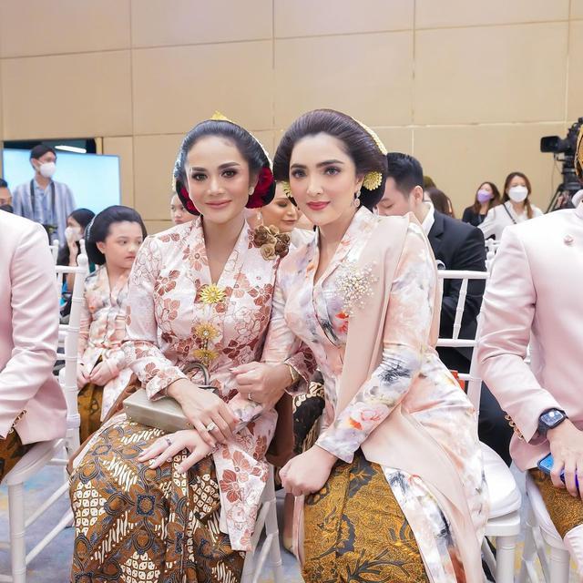 6 Kedekatan Ashanty dan Krisdayanti di 7 Bulanan Aurel Hermansyah, Siap Sambut Cucu