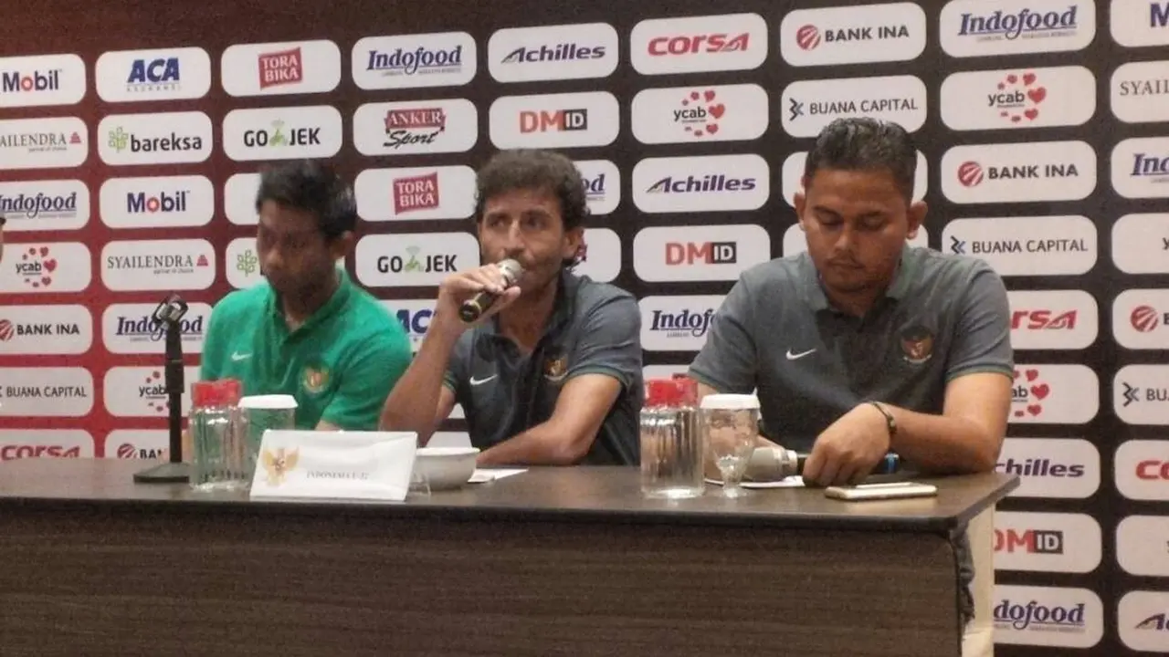 Konfrensi pers Bali United vs Timnas U-22 Indonesia (Liputan6.com / Dewi Divianta)