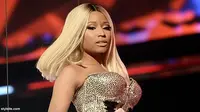 Terima Penghargaan, Nicki Minaj Tampil Sopan