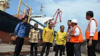 Tim Pansus Pelindo II meninjau langsung pelabuhan, menurutnya pelabuhan teluk bayur masih diperlukan penataan yang lebih baik.