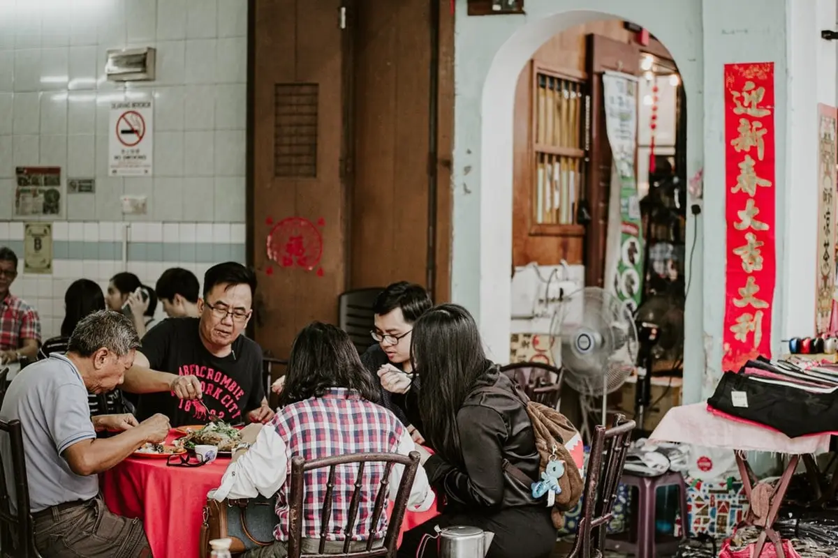 Mengintip kelezatan Yusheng, salah satu makanan khas yang selalu dihidangkan di Tahun Baru Imlek.
