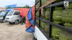 Aparat menggerebek gudang yang memproduksi tabung gas oplosan di Kavling DPR Blok C, Kelurahan Nerogtog,  Kota Tangerang.