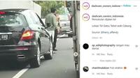 Pemukulan Justin Frederick oleh pengemudi pelat RFH di Jalan Tol. Dok: Instagram @merekamjakarta