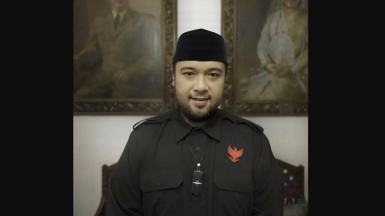 Mahardhika Sukarno, cucu Bung Karno yang merupakan anak dari Rachmawati Soekarnoputri sangat menyesalkan dan menyayangkan adanya pernyataan Guntur Soekarnoputra menyinggung soal Joko Widodo atau Jokowi.