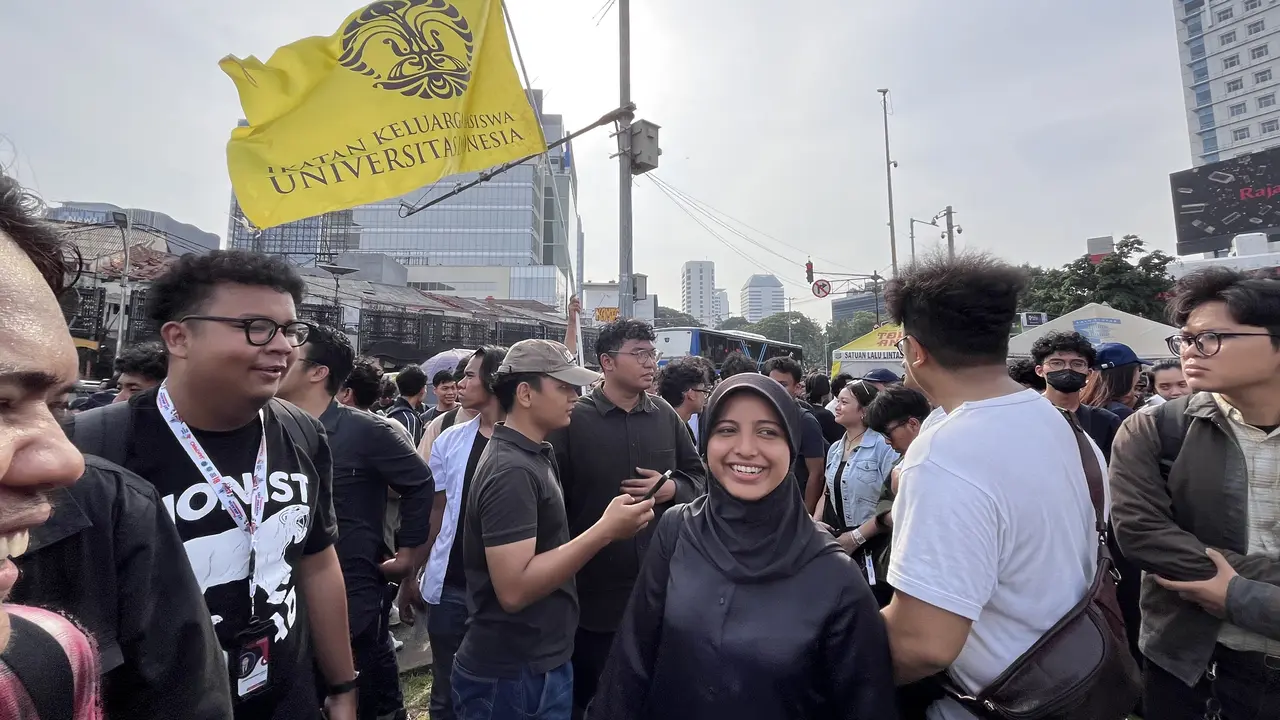 Sejumlah mahasiswa melakukan aksi di Tugu Tani, Jakarta.