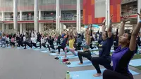 Ion Water Fit Carnival berlangsung di Epiwalk, Jakarta, Minggu (24/11/2019). Berbagai kegiatan olahraga tersaji di event ini, mulai dari Yoga, Pound Fit, dan Zumba. (dok. Ion Water)