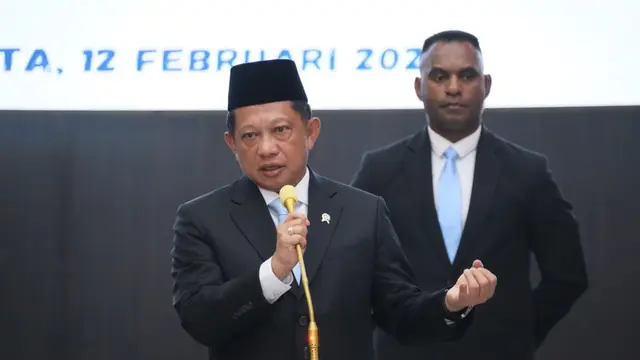 Mendagri Lantik Sejumlah Pejabat, Tegaskan Loyalitas Harus Sejalan dengan Prestasi