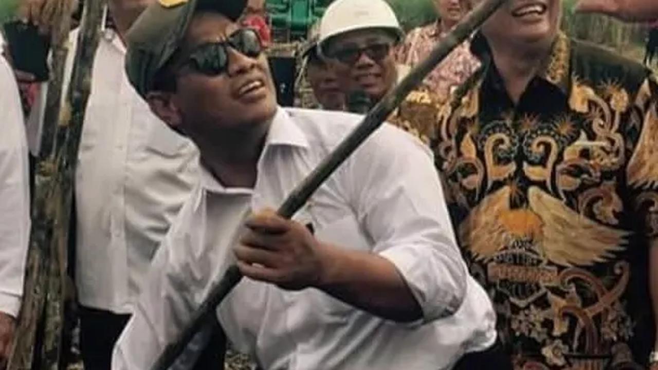 Pernah Tidur di Kasur Berjamur & Dikira Gelandangan, Pria Keturunan Raja Ini Jadi Kepercayaan Jokowi Urusi Pertanian RI