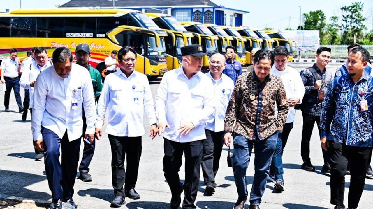 Menhub Dudy Purwagandhi Jamin Keselamatan Transportasi Banjarmasin: Bus dan Pelabuhan Siap Layani Masyarakat, Ini Hasil Inspeksinya!