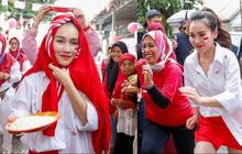 Potret Keseruan Ayu Ting Ting Rayakan HUT RI Ke-79, Ikut Lomba di Kampung Bareng Warga