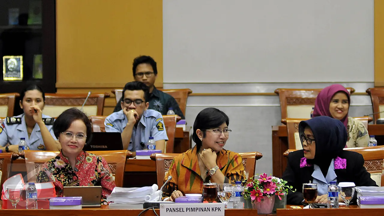 20151123-Sepakat, Ketua Pansel Capim KPK Serahkan Dokumen Para Calon ke Komisi III DPR
