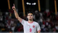 Pemain Timnas Indonesia U-20, Jens Raven merayakan gol pertama timnya ke gawang Timor Leste pada laga Grup F Kualifikasi Piala Asia U-20 2025 di Stadion Madya, Senayan, Jakarta, Jumat (27/09/2024). (Bola.com/Bagaskara Lazuardi)