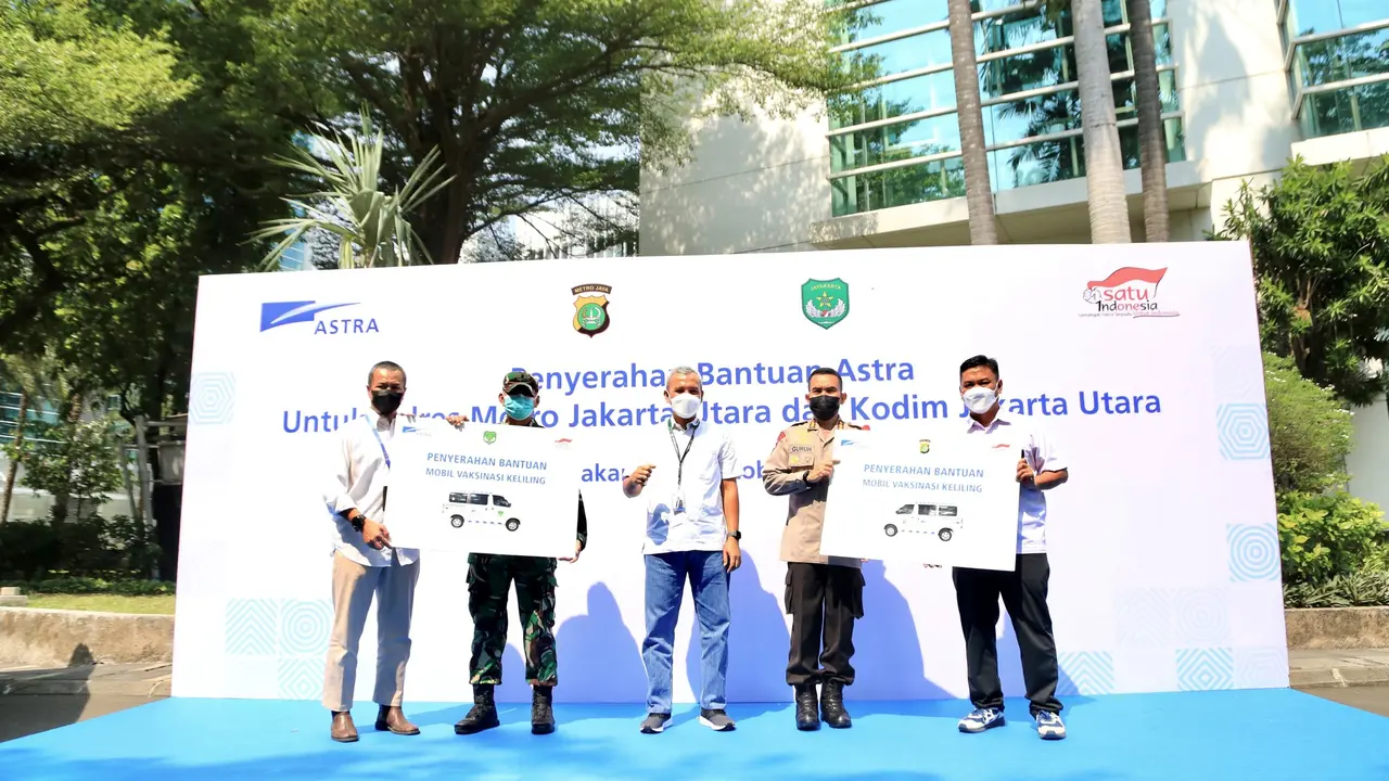 Astra Serahkan 2 Unit Mobil Vaksinasi ke Polres Metro dan Kodim Jakarta Utara