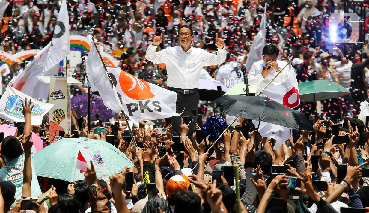 Calon Presiden bersama Calon Wakil Presiden nomor urut 1 Anies Baswedan-Muhaimin Iskandar saat memberikan orasi politiknya pada kampanye akbar AMIN di Jakarta International Stadium (JIS), Jakarta, Sabtu (10/2/2024). (Liputan6.com/Herman Zakharia)