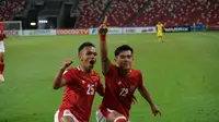 Dua pemain Timnas Indonesia yang berhasil mencetak gol ke gawang Malaysia, Irfan Jaya dan Pratama Arhan, dalam laga terakhir Grup B Piala AFF 2020 di National Stadium, Kallang, Singapura, Minggu (19/12/2021). (Dok. PSSI)