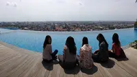 Sky Pool, Rasakan Sensasi Renang di Ketinggian