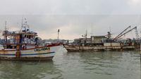 Kapal pencuri ikan asal Filipinan yang ditangkap (Liputan6.com/ Dian Kurniawan)