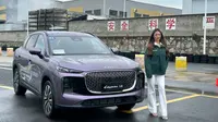 Miss Universe Indonesia 2025, Sanly Liu bersama Lepas L8 (Liputan6.com/Idris Rusadi Putra)