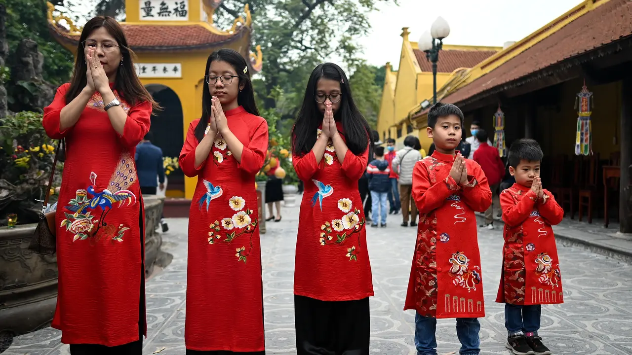 Jenis Hingga Makna Pakaian Tradisional Biasa Dikenakan Pada Malam Imlek