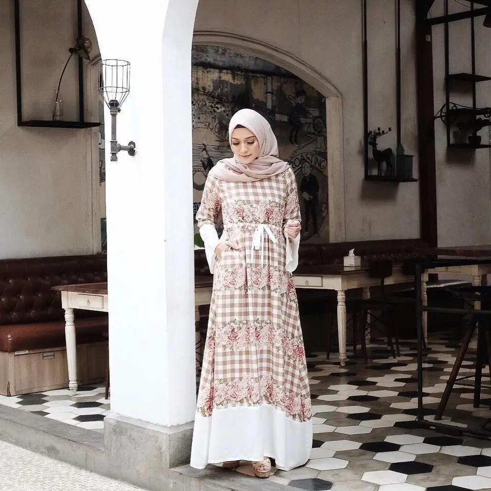Deretan baju Lebaran yang jadi tren ala Hijab Blogger. (sumber foto: @megaiskanti/instagram)
