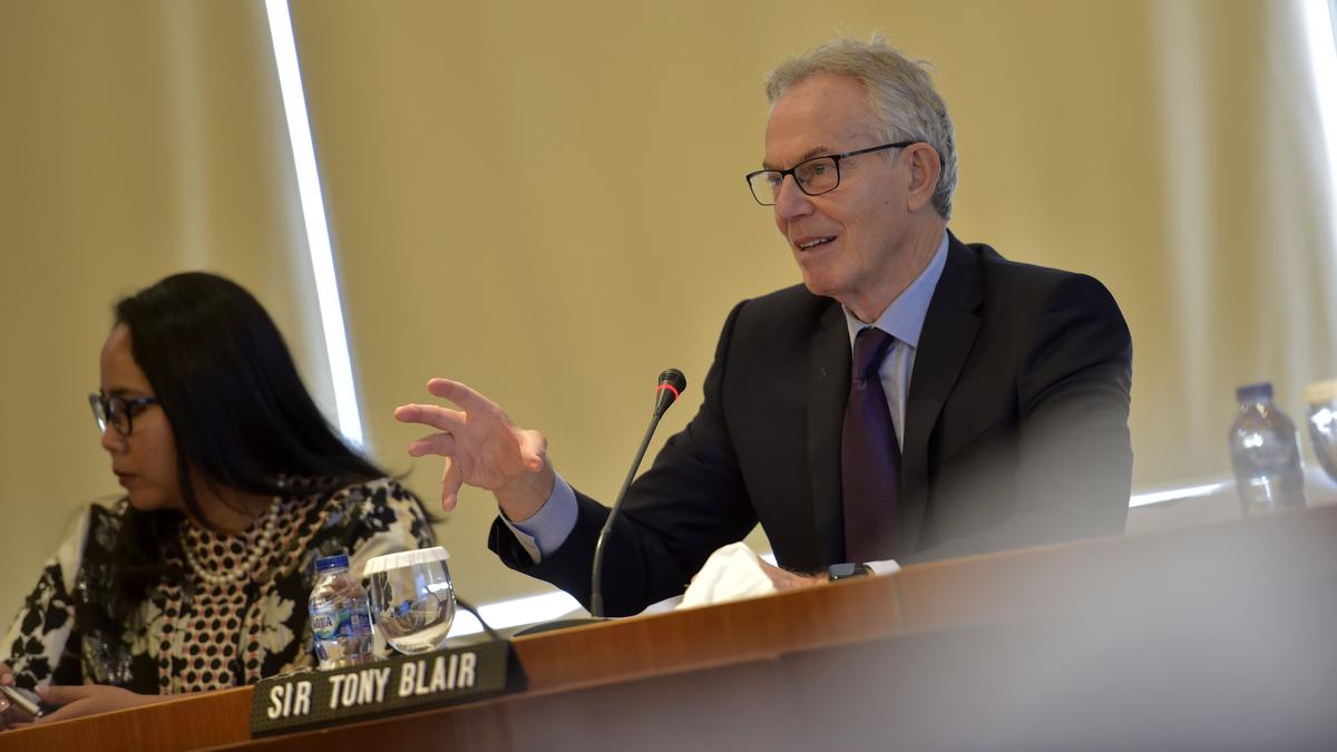 Tony Blair Jadi Senjata Andalan Danantara Tarik Investor Asing
