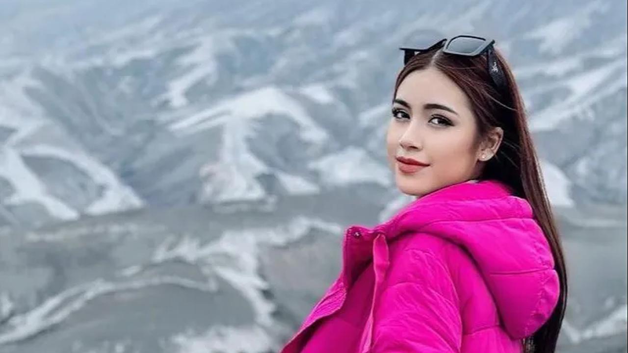 <br>Datang bersama ibundanya, Rinoa meluruskan kalau penganiayaan yang dialaminya berupa tarikan bukan sebuah pukulan.&nbsp;