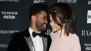 The Weeknd dan Selena Gomez menghadari New York Fashion Week nih! (Rex-Shutterstock/HollywoodLife)