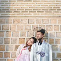 Raffi Ahmad dan Nagita Slavina tampil kompak mengenakan hanbok, busana tradisional Korea Selatan (Dok.Instagram/@raffinagita1717/https://www.instagram.com/p/B5bh6oIhq_e/Komarudin)