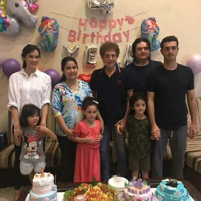 Ahmad Albar dan Dewi Sri Astuti