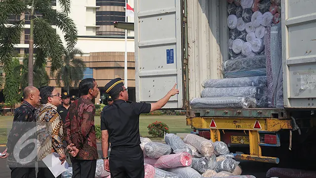 20151016-Barang-Impor-Ilegal-Jakarta-Jokowi