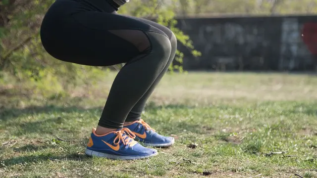 Ilustrasi latihan squat