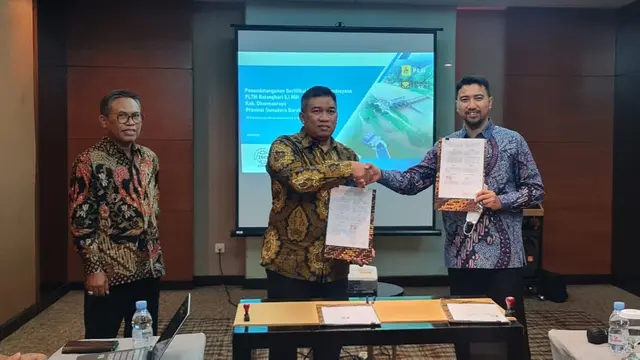 PLN mendukung pembangunan Pembangkit Listrik Tenaga Mikro Hidro (PLTMh) Batanghari. Pembangunan PLTMh di daerah Dharmasraya ini telah dimulai 10 Juni 2022 oleh PT Brantas Total Energi. (Dok PLN)