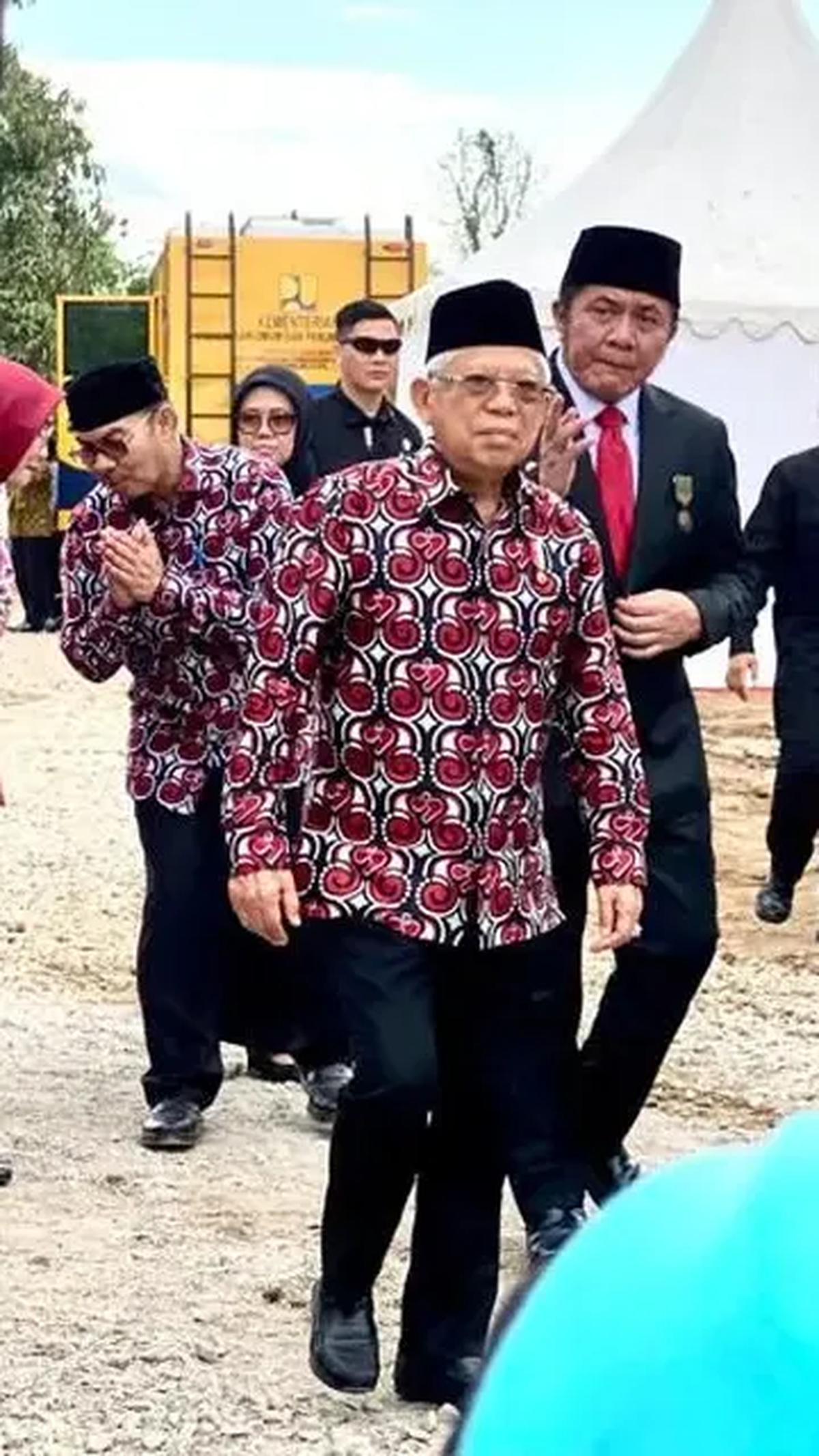 Wapres menyampaikan, selain isolasi kawasan, penanganan medis terhadap para korban juga harus segera dilakukan sehingga masyarakat dapat kembali sehat.