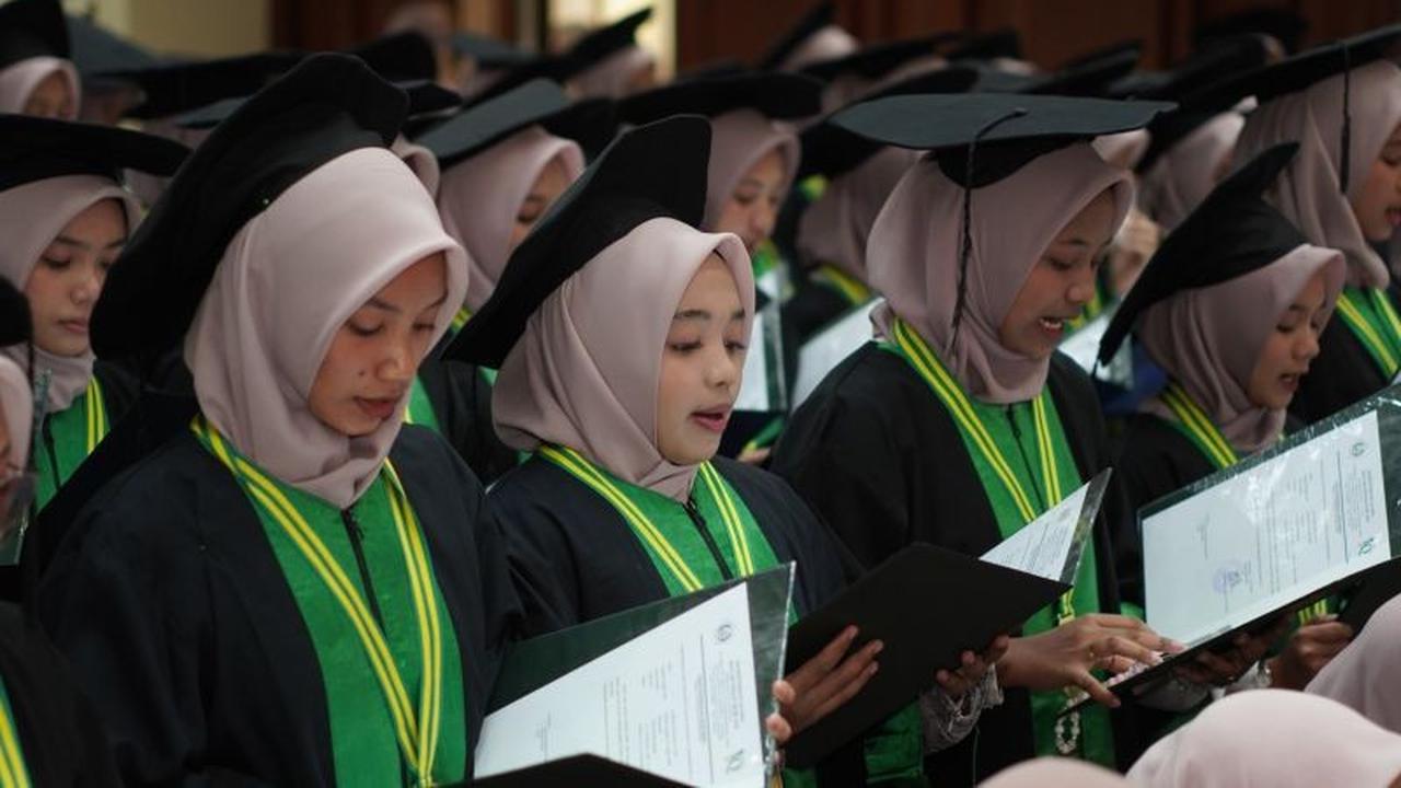 Dayah Insan Qur'ani Aceh Wisuda 142 Santri, 55 Khatam 30 Juz Al-Quran