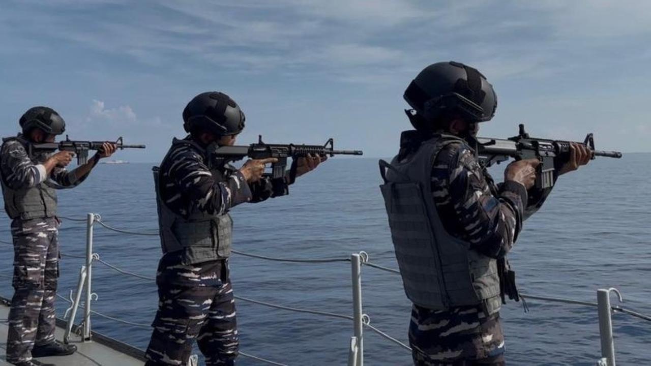 Latihan Menembak KRI Silas Papare-386 di Laut Natuna Utara Tingkatkan Kesiapsiagaan TNI AL