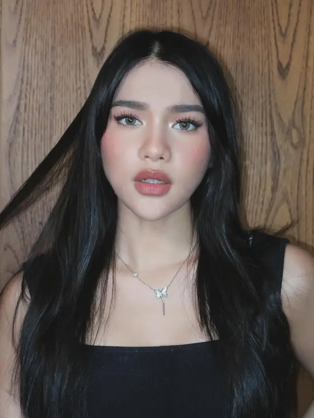 Potret Davina Karamoy Liburan di Thailand (credit: https://www.instagram.com/davinaakaramoy/).