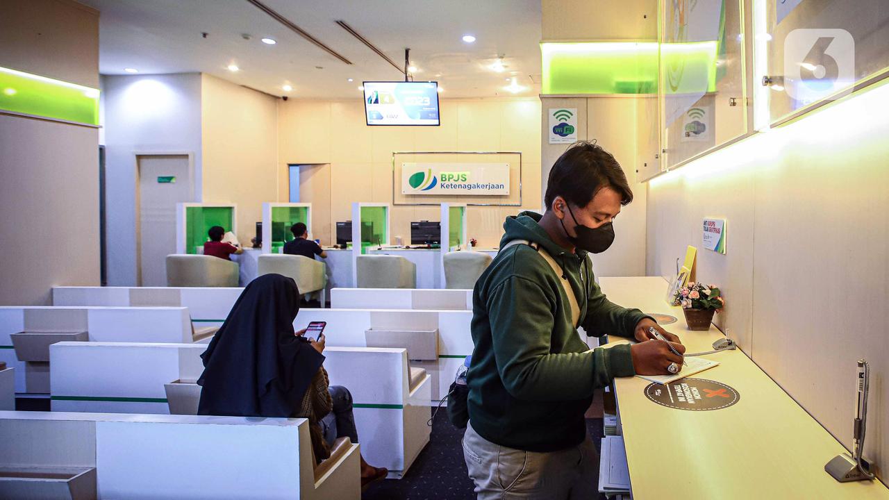 FOTO: Pencairan JHT Sebelum Aturan Baru Diberlakukan