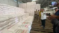 PT Pupuk Indonesia (Persero) telah siapkan stok pupuk bersubsidi sejumlah 113.856 ton untuk memenuhi kebutuhan petani di wilayah Jawa Barat (Jabar), Banten, dan DKI Jakarta.