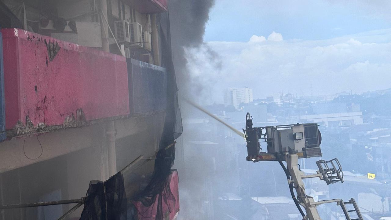 Terungkap Penyebab Pemadaman Kebakaran di Glodok Plaza Sulit