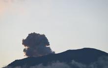 Gunung Ibu di Halmahera Barat Erupsi, Tinggi Kolom Abu Capai 700 Meter